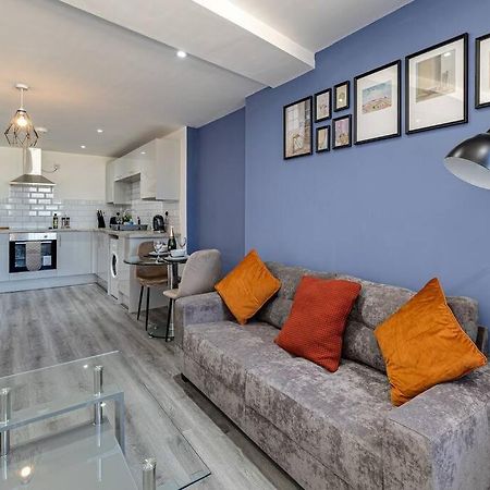 Entire 1 Bed Apt In The Centre Of Stockport Bagian luar foto